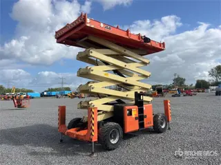 JLG 530LRT 4x4 Diesel Scissor Lift (bj 2016)