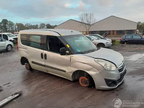 Opel Combo Tour onderdelen (kleur: 20U) donorauto