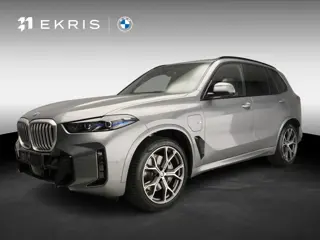 BMW X5 xDrive50e | M-Sportpakket | LED | HUD | Active cruise | Trekhaak | Panoramadak | Comfortzetel