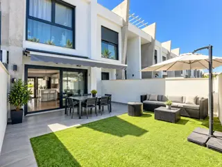 Nieuwbouw halfvrijstaande villa in Albir
