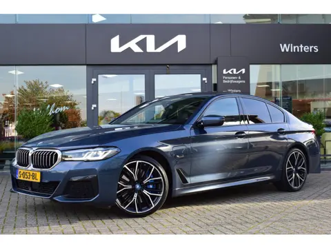 BMW 5 Serie 545e xDrive Business Edition Plus | Memory | Panoramadak | Stoelverwarming | Adaptive Cr