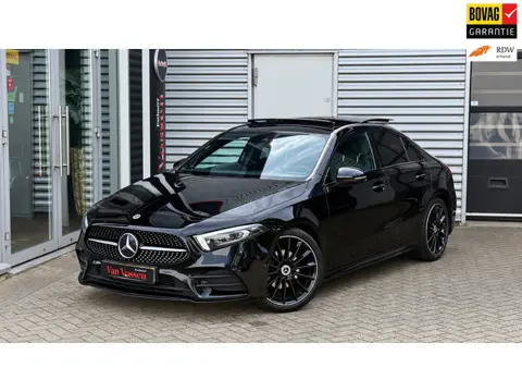 Mercedes-Benz A-klasse A200 AMG Line|Pano|Night Pack|Burmester|Sfeerverlichting|Camera|19inch