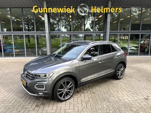 Volkswagen T-Roc 1.5 TSI Sport | ACC | CAM | CARPLAY | CLIMA | LED | PDC V&A | STUUR/STOELVERW. | VI