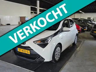 Toyota Aygo 1.0 VVT-i x-play/AIRCO/CAMERA/HISTORIE/N.A.P/