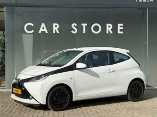 Toyota Aygo 1.0 VVT-i x-play Navi|Camera|Dealer Onderhouden