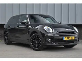 MINI Clubman 1.5 One Aut. | Xenon/LED | Stoelverwarming | Keyless | Navi | DAB | Black Pack