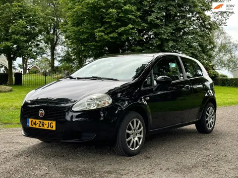 Fiat Grande Punto 1.2 Dynamic | " 111.000 " KM + Airco Nu € 2.450,- !!!
