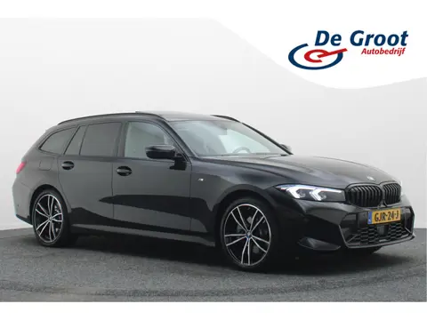 BMW 3 Serie Touring 320e Leer, Panoramadak, ACC, Camera, Verwarmd Stuurwiel, LED, Apple Carplay, 19'