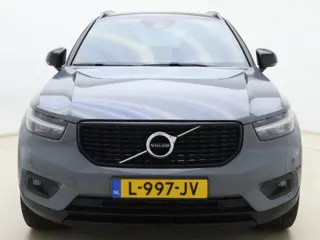 Foto 16 van Volvo XC40 T5 262PK Recharge R-Design | Blis | Climate Control | Keyless | Trekhaak | Donker hemel |