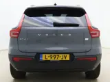 Foto 29 van Volvo XC40 T5 262PK Recharge R-Design | Blis | Climate Control | Keyless | Trekhaak | Donker hemel |