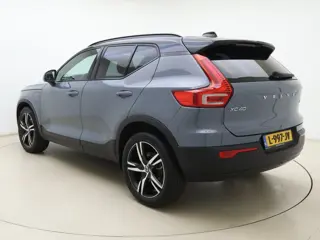 Foto 11 van Volvo XC40 T5 262PK Recharge R-Design | Blis | Climate Control | Keyless | Trekhaak | Donker hemel |