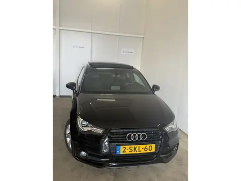 Audi A1 1.6 TDI | S-Line | Automaat | Panorama dak !