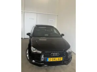 Audi A1 1.6 TDI | S-Line | Automaat | Panorama dak !