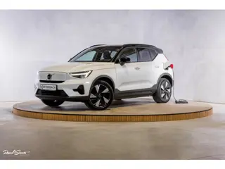 Volvo XC40 Single Motor Extended Range Plus 82 kWh | Zwenkbare trekhaak | Adaptieve cruise | Blis | 