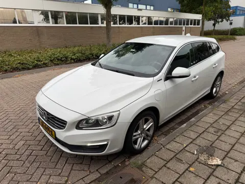 Volvo V60 2.4 D5 Twin Engine Lease Edition AUTOMAAT