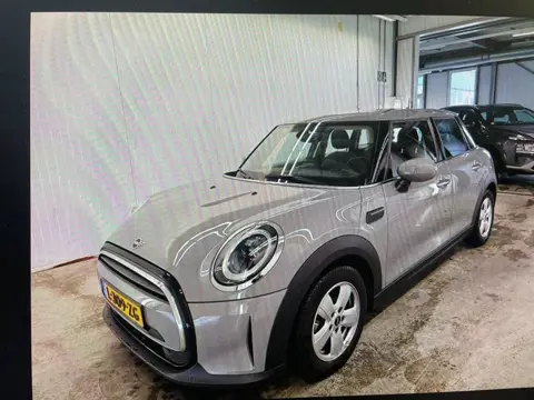 MINI 5-deurs 1.5 One Essential NAVI / PDC / CLIMA / CRUISE / LMV