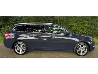 Foto 12 van Peugeot 308 SW 1.2 PureTech GT-line 2016 NAVI DAB+ MASSAGE STOELEN CLIMA