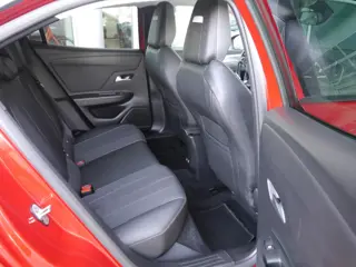 Foto 14 van Opel Mokka-e Business Elegance 50-kWh 11kw bl. | SOH 91.6% | Achteruitrijcamera | Navigatie | Apple