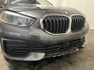 Foto 30 van BMW 1-serie 116d - Front Schade - Motor Lamp Brandt