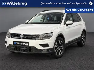 Volkswagen Tiguan 1.5 TSI ACT Comfortline Business / Pano / Parkeersensoren voor en achter / Navi / 