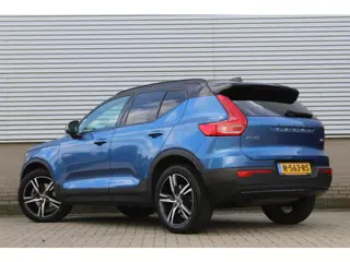 Foto 14 van Volvo XC40 2.0 B4 R-Design | Harman Kardon | Trekhaak | Memory | Adaptieve Cruise | Elektr. Achterkl