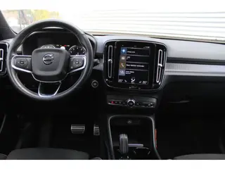 Foto 16 van Volvo XC40 2.0 B4 R-Design | Harman Kardon | Trekhaak | Memory | Adaptieve Cruise | Elektr. Achterkl