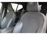 Foto 29 van Volvo XC40 2.0 B4 R-Design | Harman Kardon | Trekhaak | Memory | Adaptieve Cruise | Elektr. Achterkl