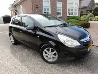 Opel Corsa 1.4-16V Edition AIRCO!! A.P.K 25-08-2027