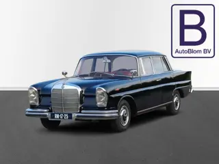 Mercedes-Benz 200-serie 220 S W111 "Heckflosse" / Opknapper / Rijdt, remt en schakelt goed /