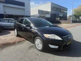 Ford Mondeo 2.3-16V Ghia HB AUTOMAAT