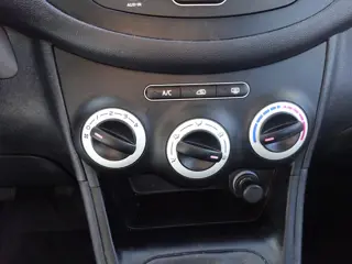 Foto 12 van Hyundai I10 1.1 Active Cool airco centr lock stuurbekr