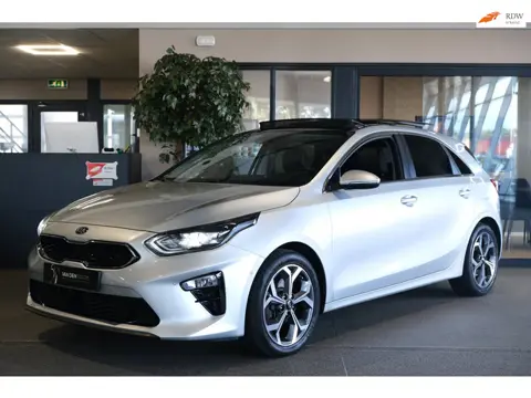 Kia Ceed 1.4 T-GDi AUT Pano Trek Navi Leder Cam Pdc Cruise