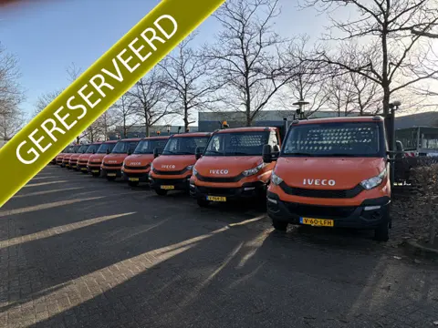 Iveco Daily 35C14 2.3 375 Laadklep 500kg Trekhaak 3500kg trekgewicht Airco 2-Persoons Open laadbak P