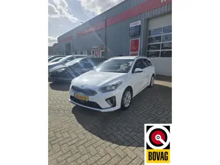 Kia Ceed Sportswagon 1.6 GDI PHEV DynamicPlusLine parelmoer wit / trekhaak afneembaar