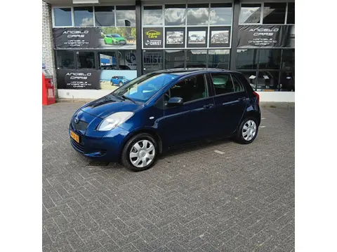 Toyota Yaris 1.0 VVTi Spirit