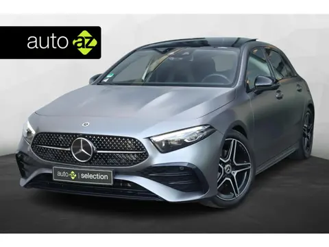 Mercedes-Benz A-klasse 180 AMG Line / Panoramadak / Sfeerverlichting / Multibeam