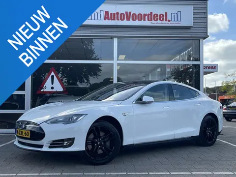 Tesla Model S 85 Base /Pano/leder/Camera/Free Supercharge/