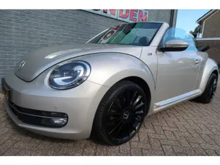 Volkswagen Beetle Cabriolet 1.2 TSI Design Bij ons bedrijf in onderhoud nieuwe distributie leer 20" 