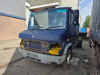 Mercedes-Benz 814DA (bj 2002)
