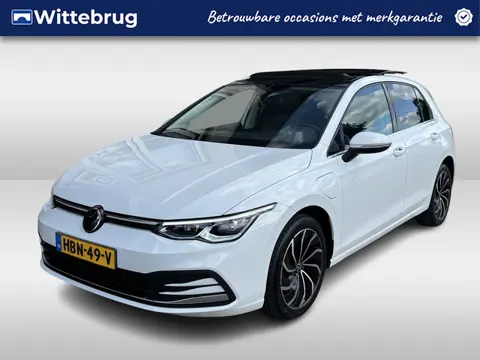 Volkswagen Golf 1.4 eHybrid Style / AUTOMAAT/ PANO/ PARK. SENSOREN/ MEMORY SEATS/ STOEL-STUURVERWARM