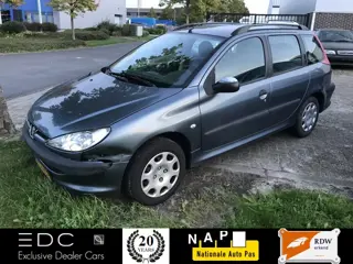 Peugeot 206 SW 1.4 - V E R K O C H T (bj 2006)