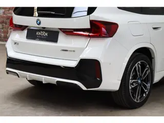 Foto 17 van BMW X1 xDrive25e Executive M Sport Pakket Automaat / Widescreen Display / Shadow Line / Achteruitrij