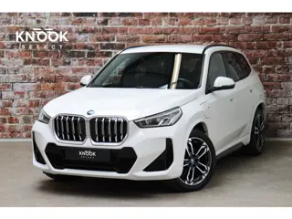 BMW X1 xDrive25e Executive M Sport Pakket Automaat / Widescreen Display / Shadow Line / Achteruitrij