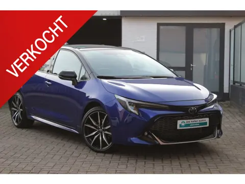 Toyota Corolla Hybrid 140 GR Sport Bi Tone Navigatie, BSM, Apple Carplay / Android Auto, NIEUW!!!