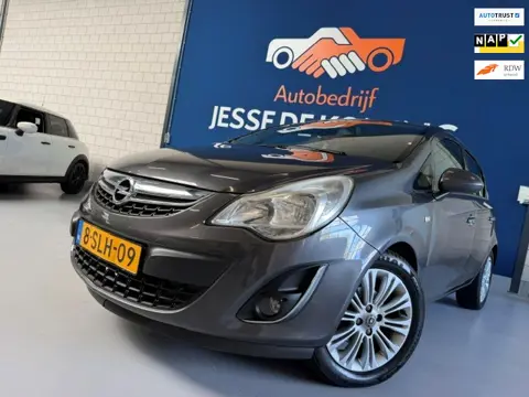 Opel Corsa 1.4-16V Cosmo / bj.2012 / 5 deurs / navigatie / half leder/ climate / pdc / airco /NAP me