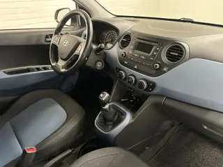 Foto 13 van Hyundai i10 1.0i i-Motion AIRCO / CRUISE / STOELVRM / ELK.PAKKET