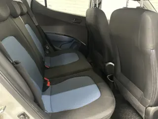 Foto 11 van Hyundai i10 1.0i i-Motion AIRCO / CRUISE / STOELVRM / ELK.PAKKET