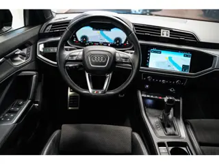 Foto 13 van Audi Q3 45 TFSI e S-Line Black ed|20 inch|Camera|Alcantara|Acc|Apple car