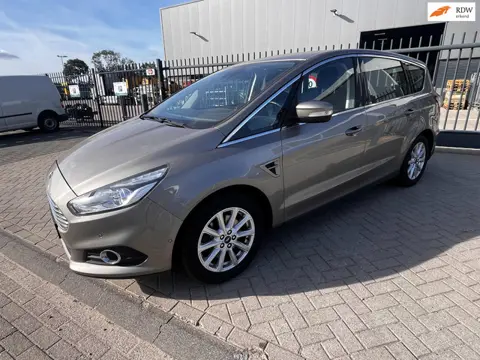 Ford S-Max 1.5 Titanium 7 persoons Geluid in motor
