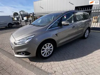 Ford S-Max 1.5 Titanium 7 persoons Geluid in motor